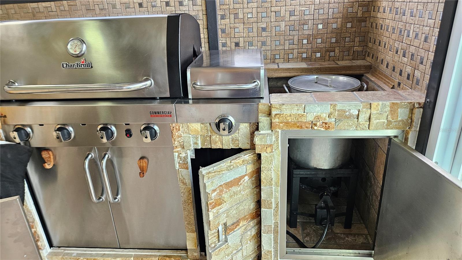 6053 GENTLE BEN CIR, WESLEY CHAPEL, FL, 33544