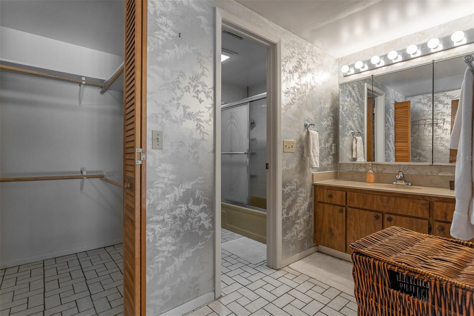 12814 TWIN BRANCH ACRES RD, TAMPA, FL, 33626