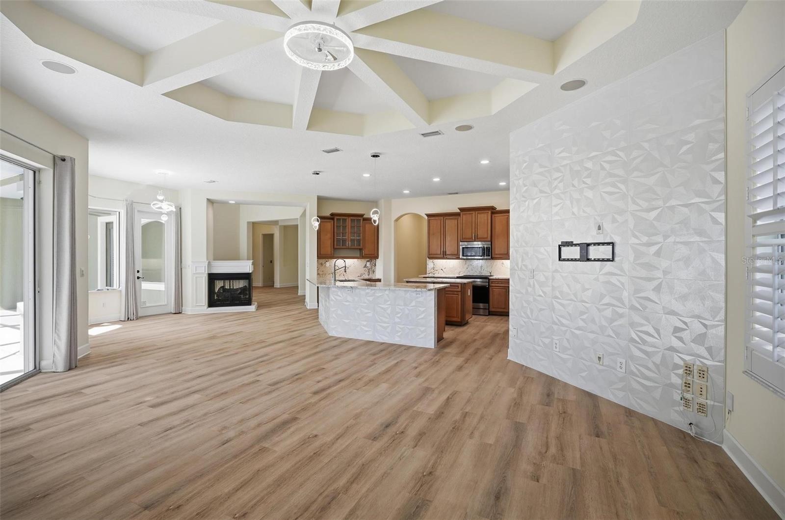 4 N VILLAGE PKWY, PALM COAST, FL, 32137