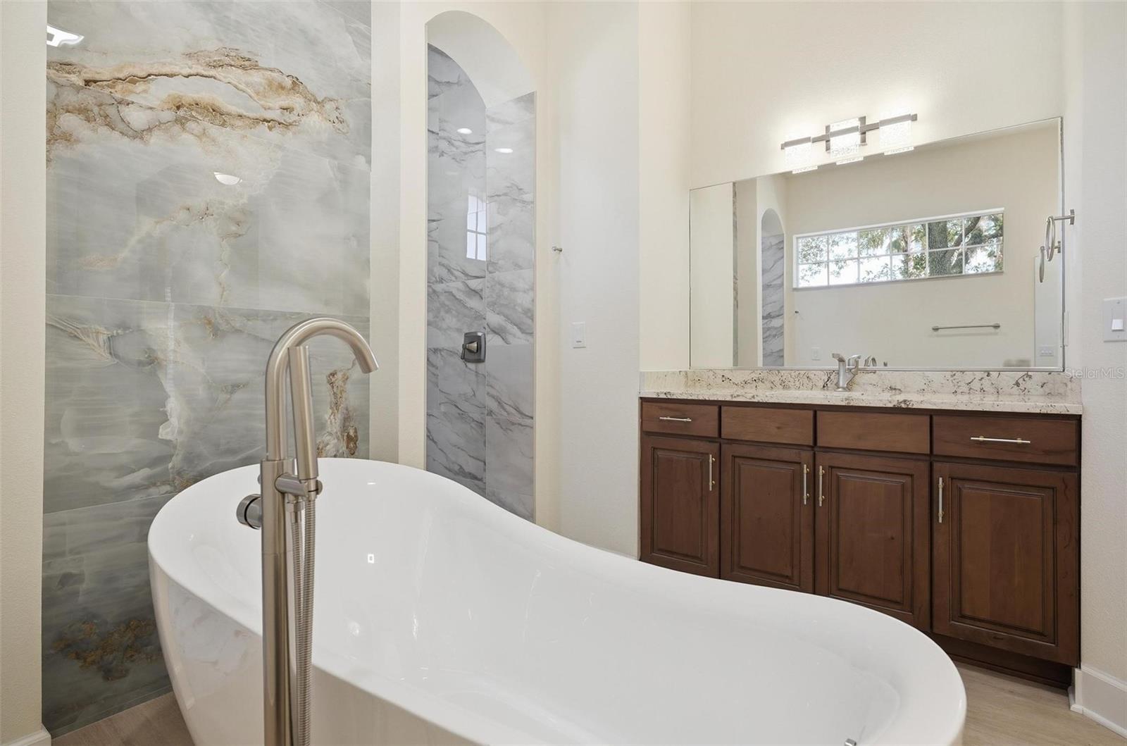 4 N VILLAGE PKWY, PALM COAST, FL, 32137