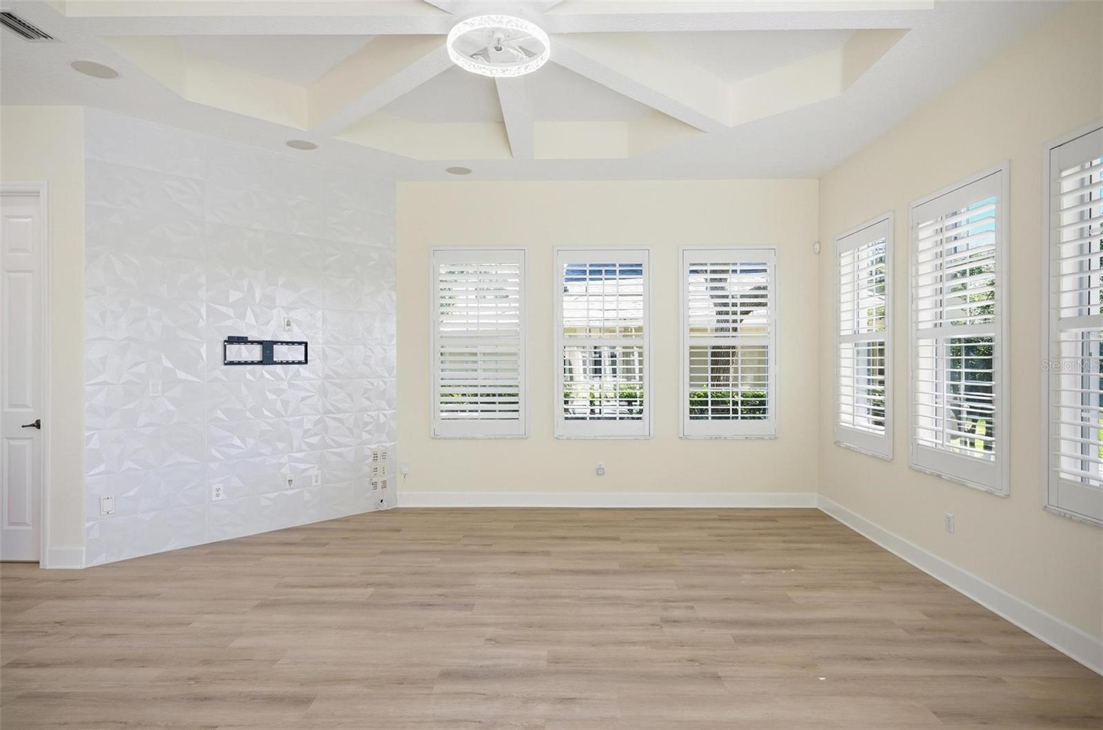 4 N VILLAGE PKWY, PALM COAST, FL, 32137