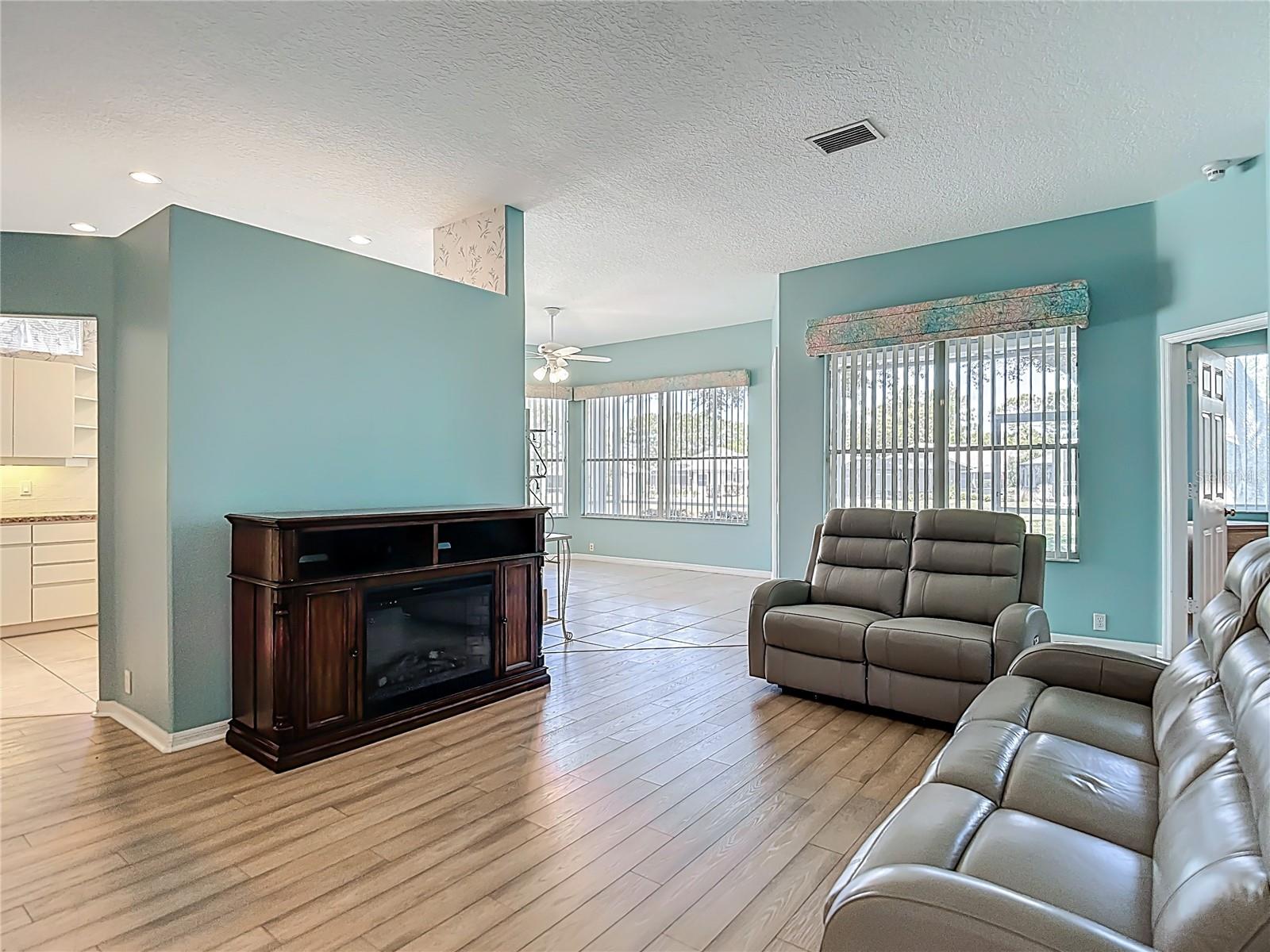 9289 PENELOPE DR, WEEKI WACHEE, FL, 34613