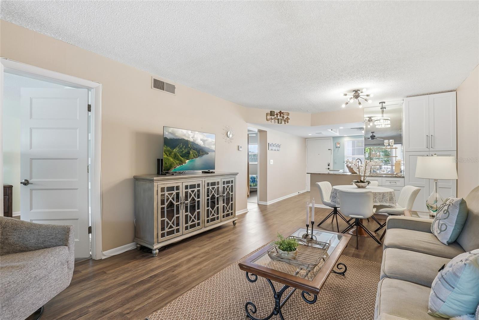 952 VIRGINIA ST #202, DUNEDIN, FL, 34698