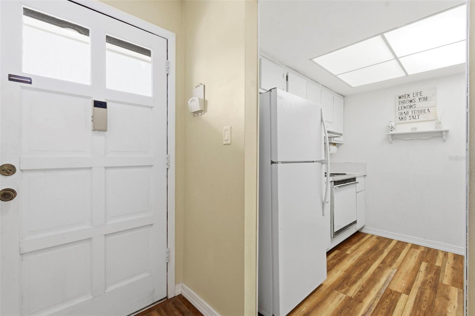 404 WINDRUSH BAY DR, TARPON SPRINGS, FL, 34689