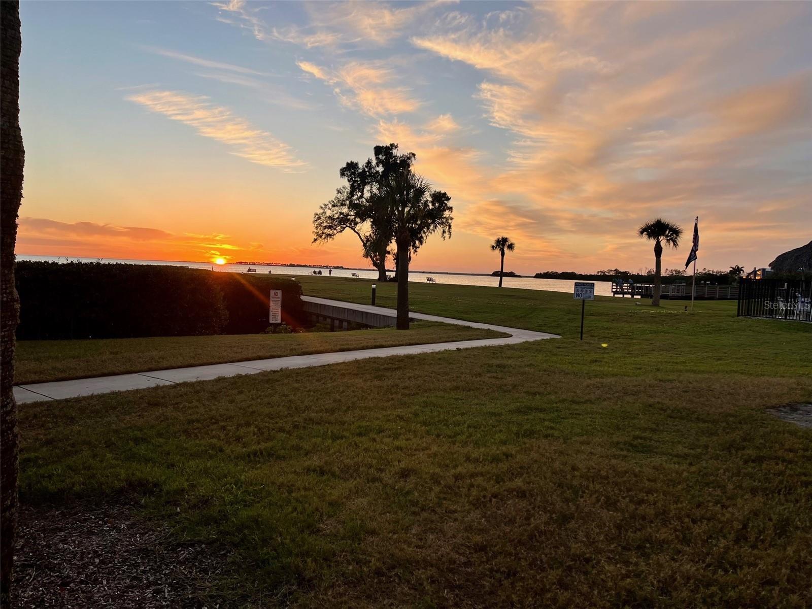 404 WINDRUSH BAY DR, TARPON SPRINGS, FL, 34689