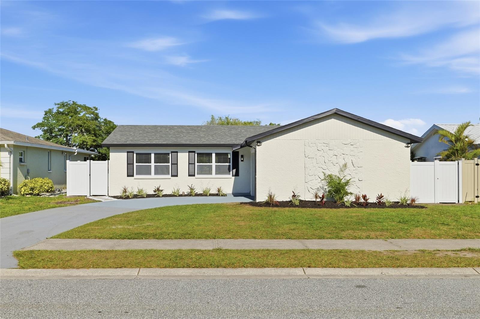 1423 CHESTERFIELD DR, DUNEDIN, FL, 34698