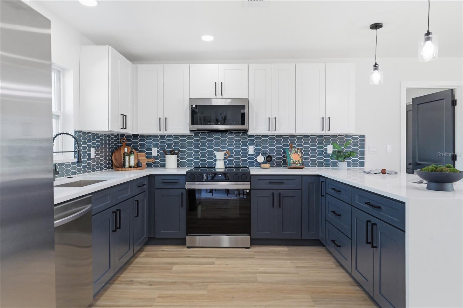 1423 CHESTERFIELD DR, DUNEDIN, FL, 34698