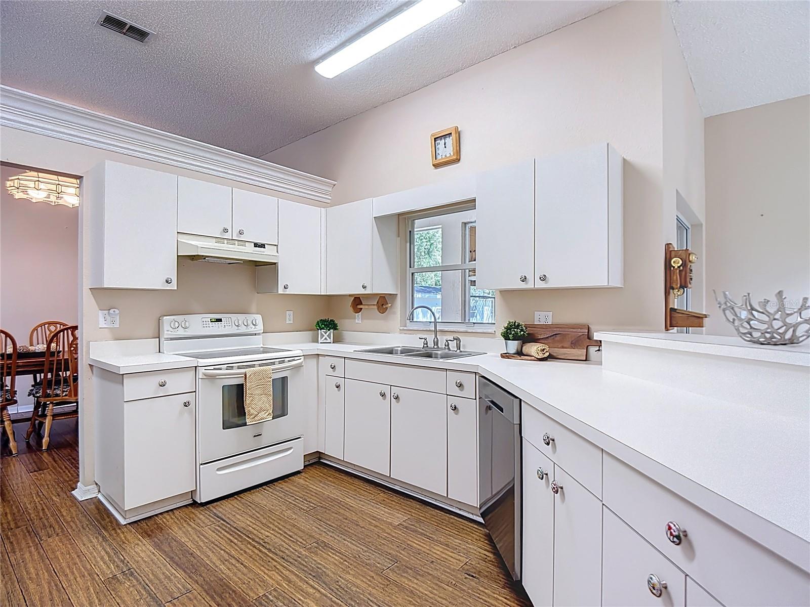 1033 MORNING STAR DR, LAKELAND, FL, 33810