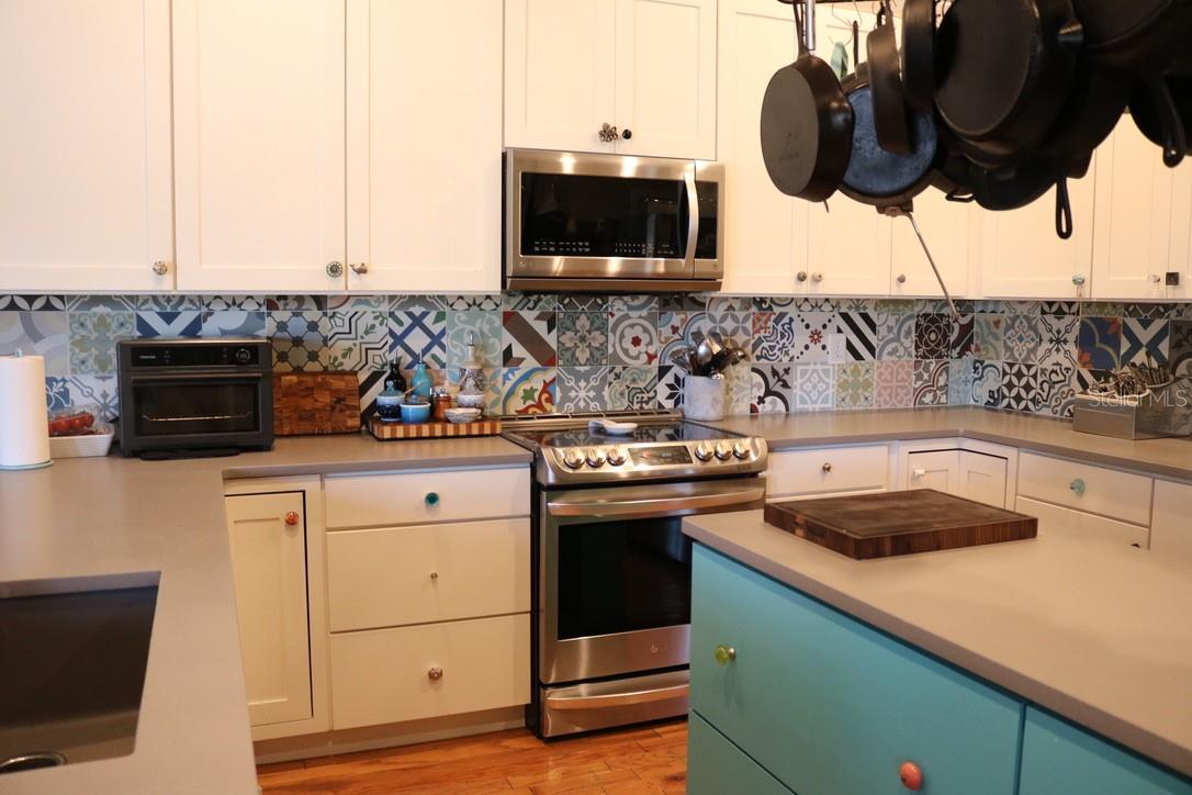 19150 LIVINGSTON AVE, LUTZ, FL, 33559