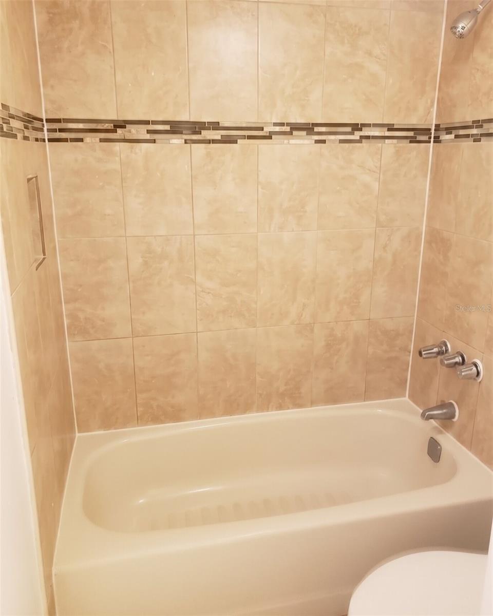 7526 NEEDLE LEAF PL #24, TAMPA, FL, 33617