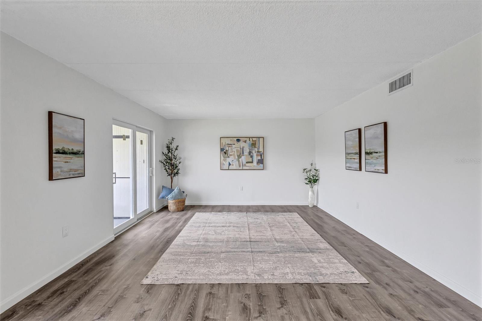 8817 BAY POINTE DR #107, TAMPA, FL, 33615