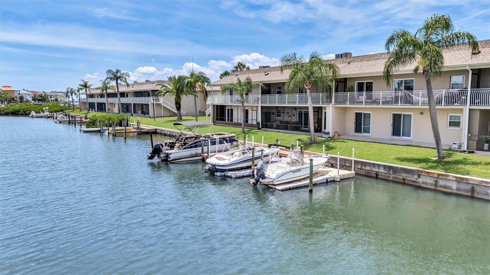 8817 BAY POINTE DR #107, TAMPA, FL, 33615