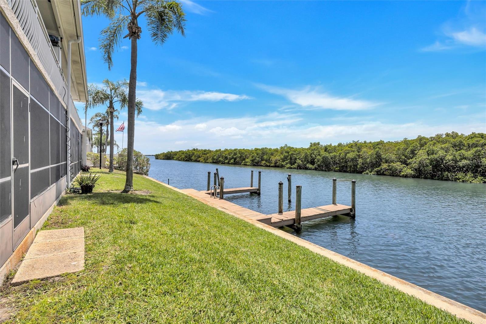 8817 BAY POINTE DR #107, TAMPA, FL, 33615