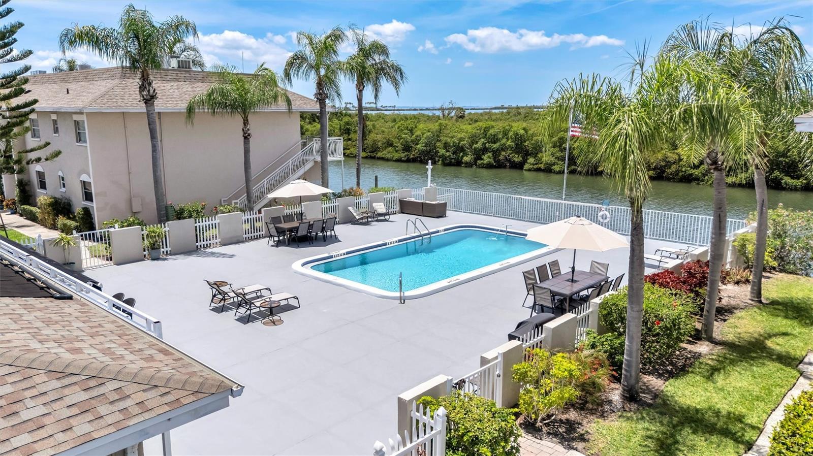 8817 BAY POINTE DR #107, TAMPA, FL, 33615