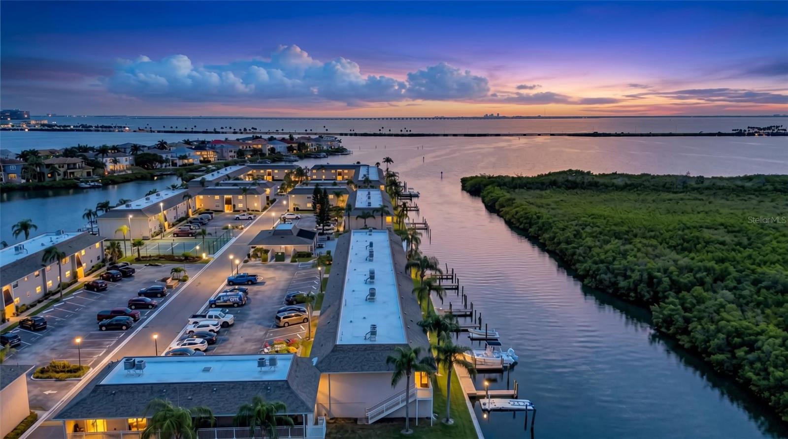 8817 BAY POINTE DR #107, TAMPA, FL, 33615