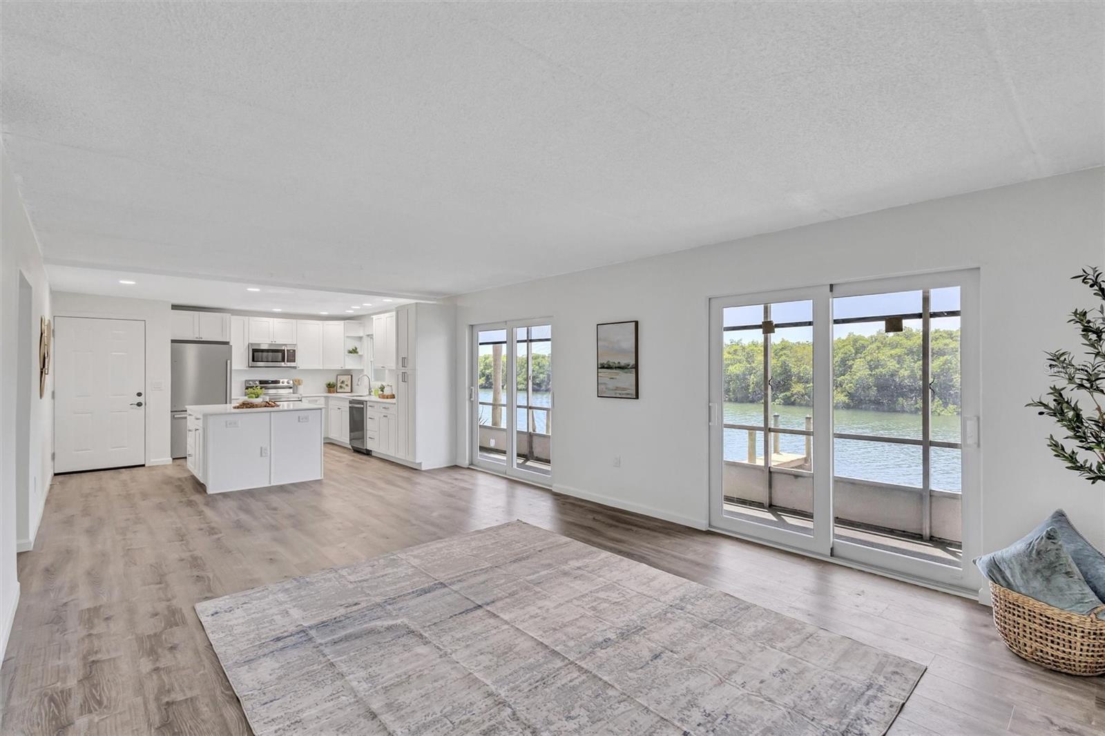 8817 BAY POINTE DR #107, TAMPA, FL, 33615