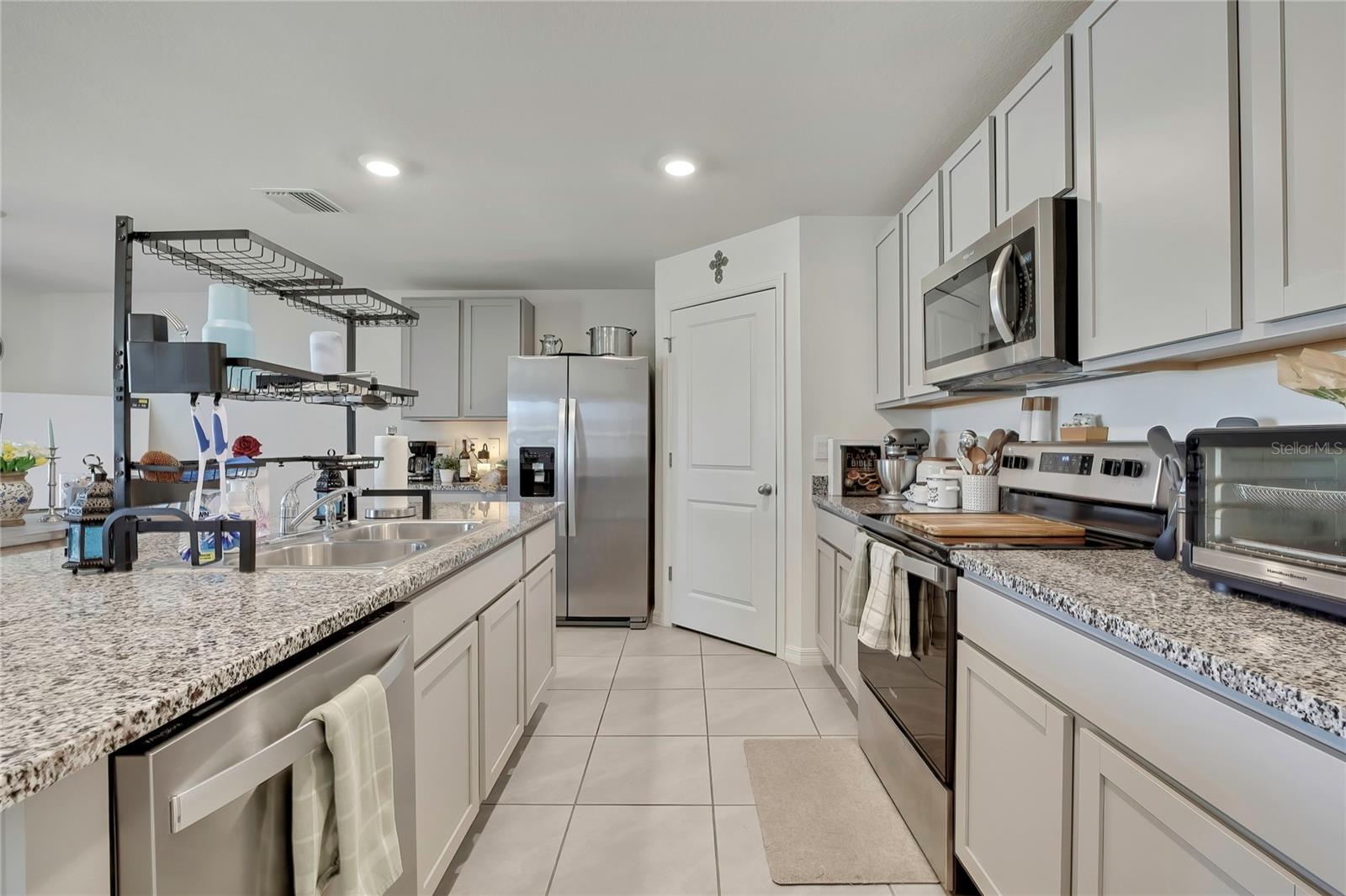 377 W FAIRWAYS VIEW DR, BEVERLY HILLS, FL, 34465