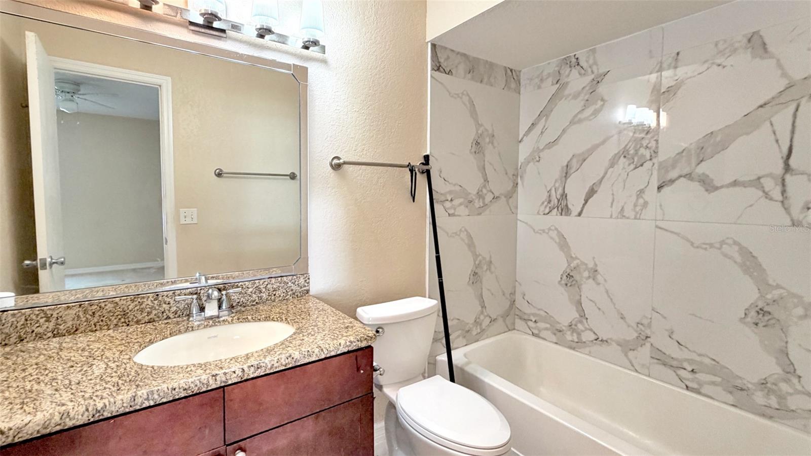 5144 CONROY RD #1033, ORLANDO, FL, 32811