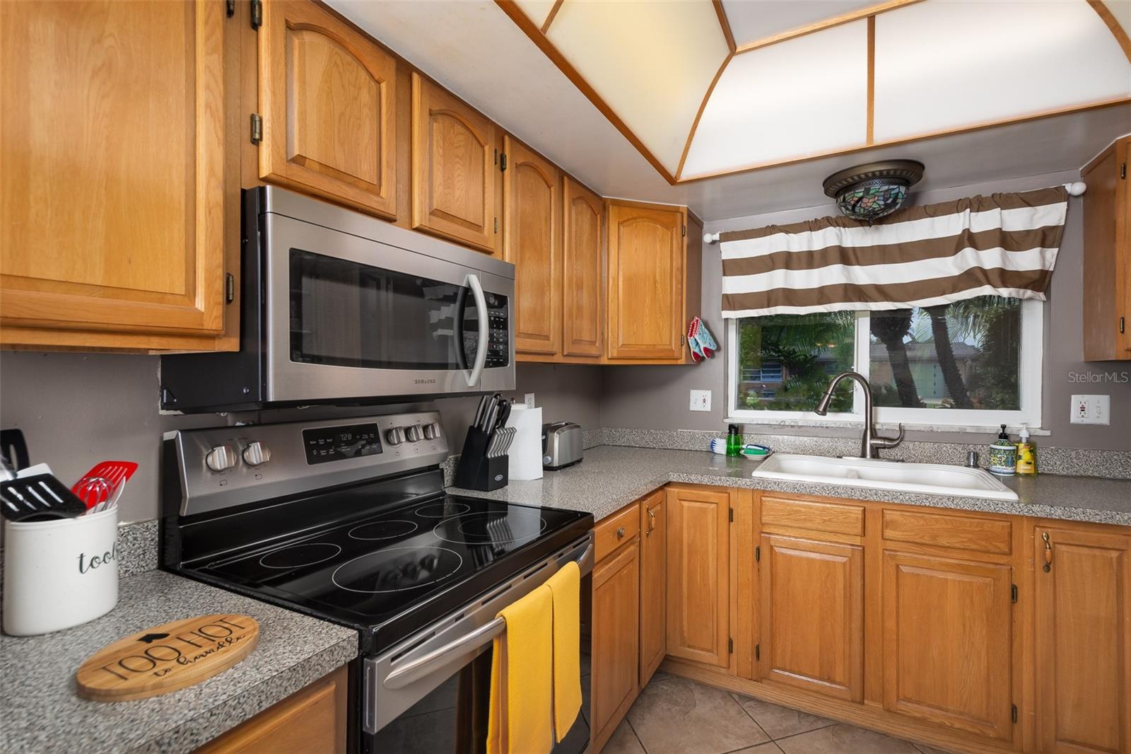 1 MAPLEWOOD AVE, CLEARWATER, FL, 33765