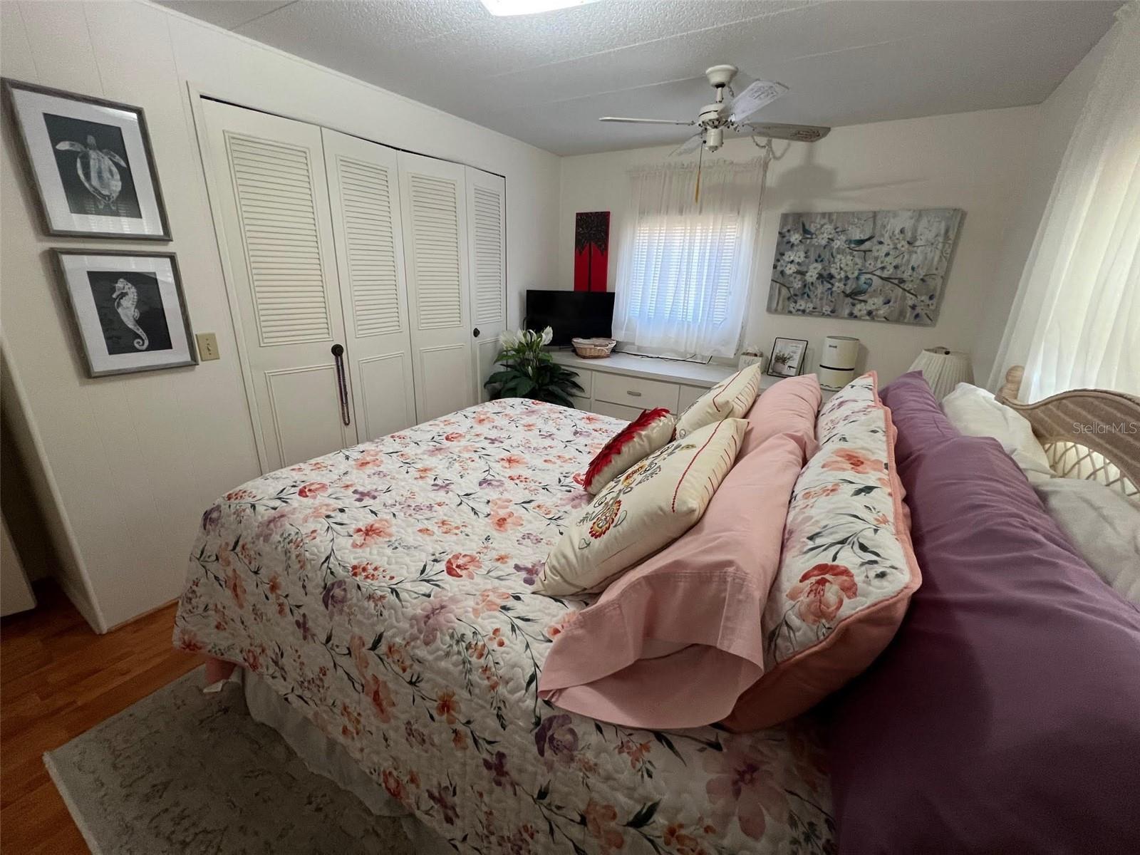 18 SABAL PALM DR, LARGO, FL, 33770