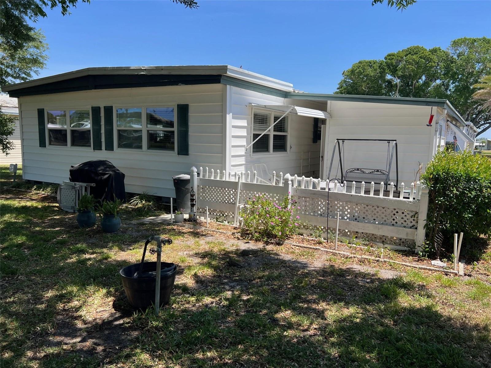 18 SABAL PALM DR, LARGO, FL, 33770