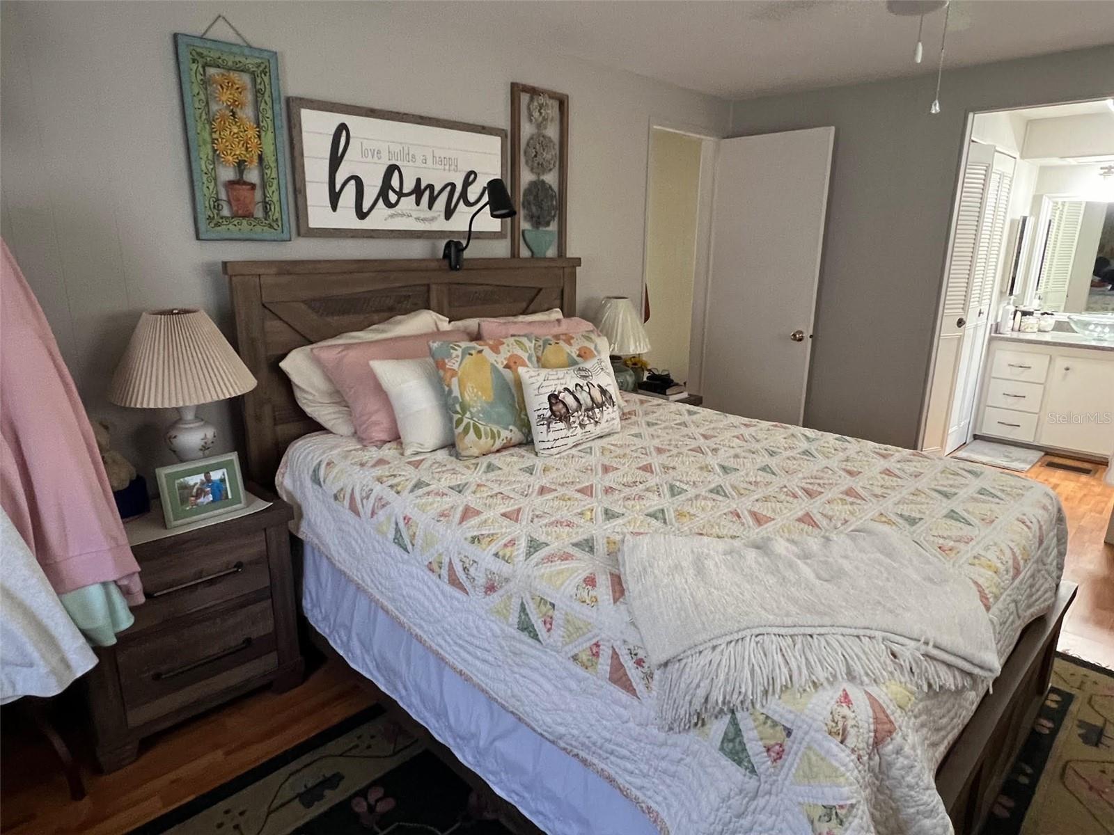 18 SABAL PALM DR, LARGO, FL, 33770