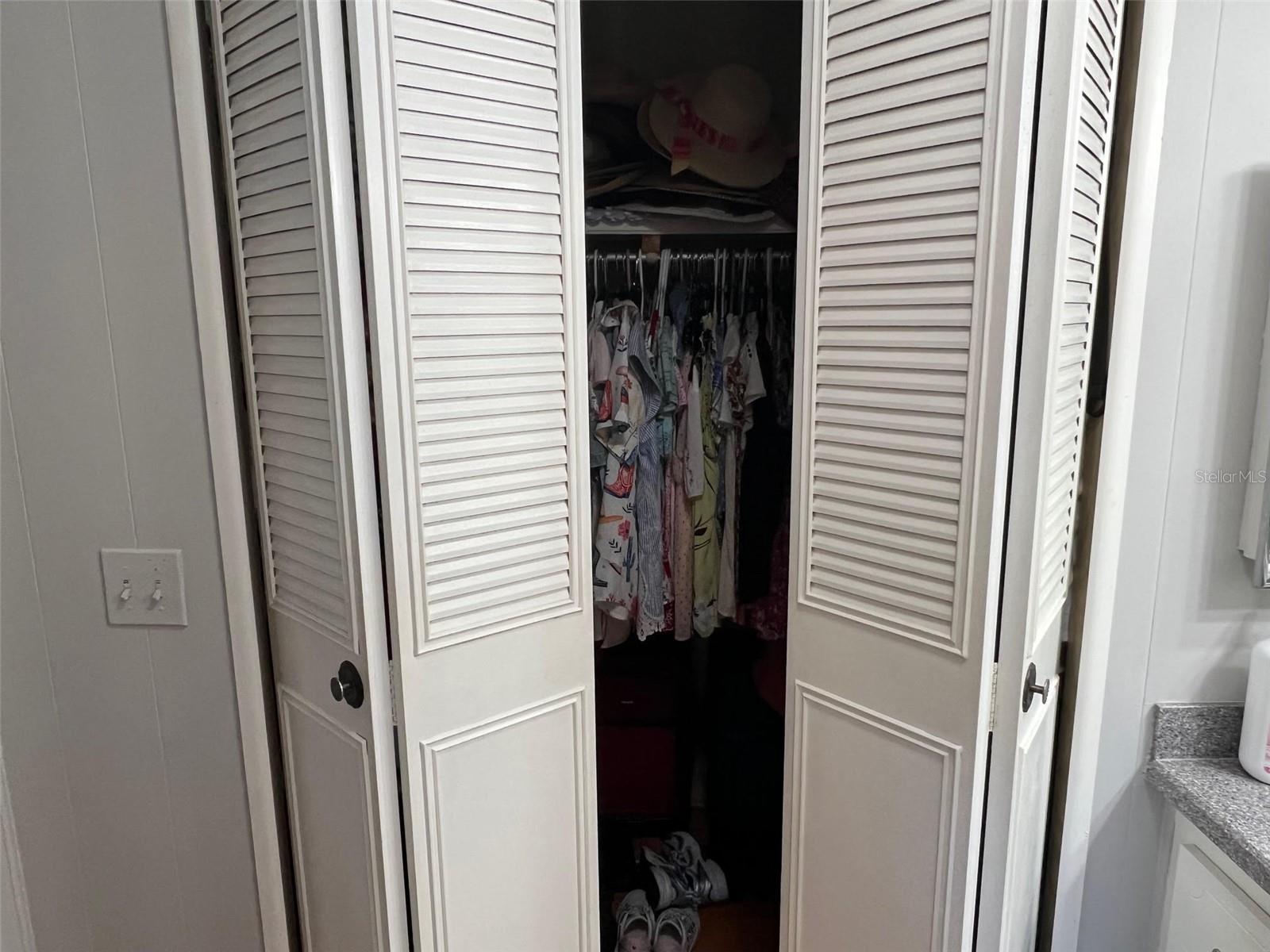 18 SABAL PALM DR, LARGO, FL, 33770