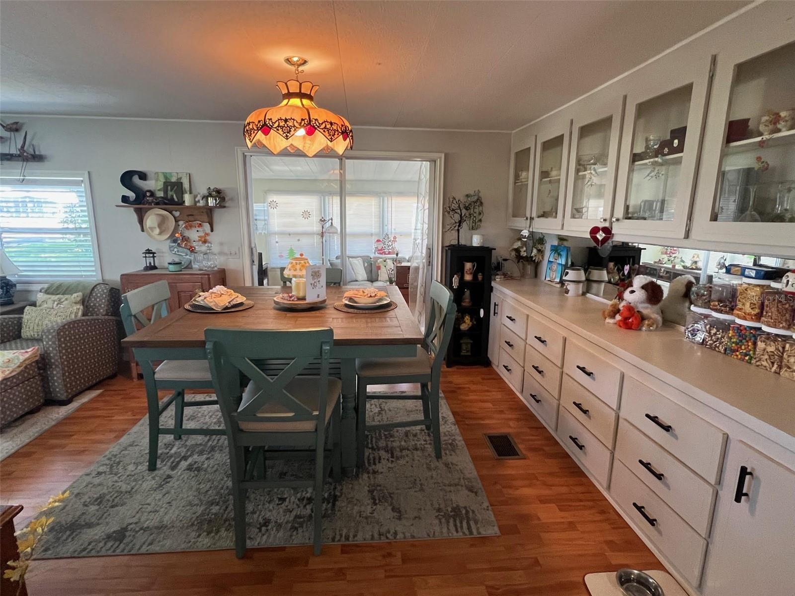 18 SABAL PALM DR, LARGO, FL, 33770