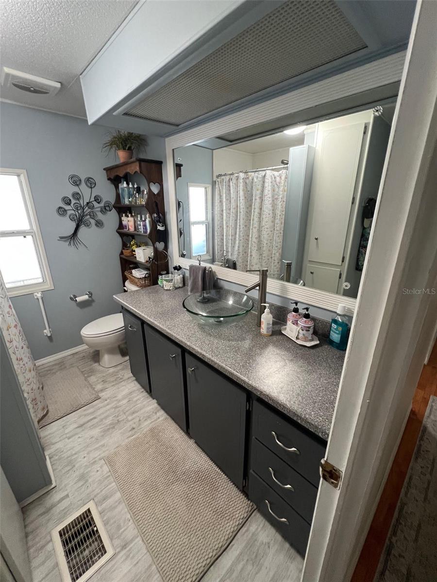 18 SABAL PALM DR, LARGO, FL, 33770