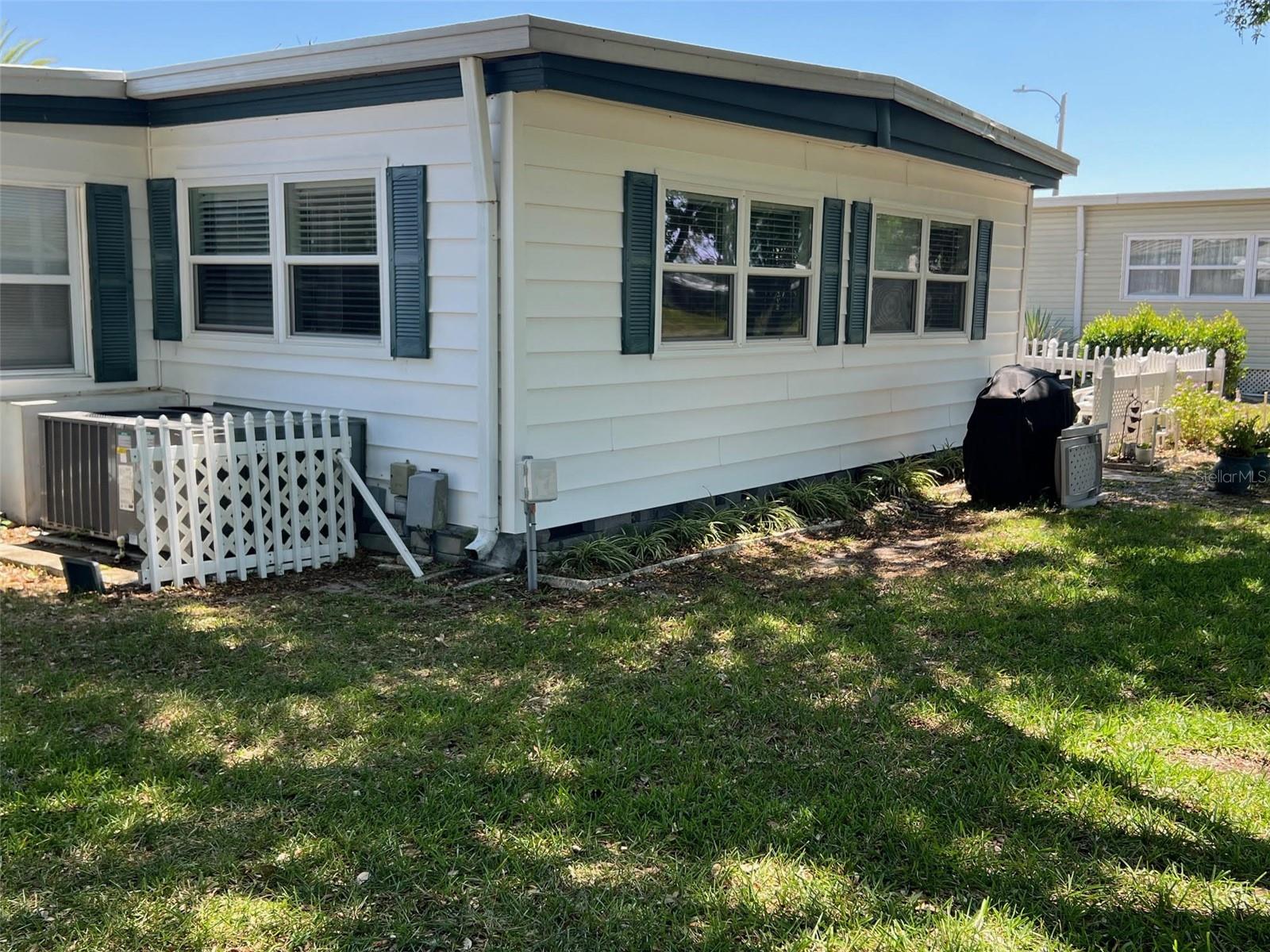 18 SABAL PALM DR, LARGO, FL, 33770