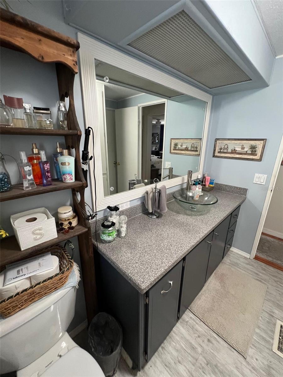 18 SABAL PALM DR, LARGO, FL, 33770