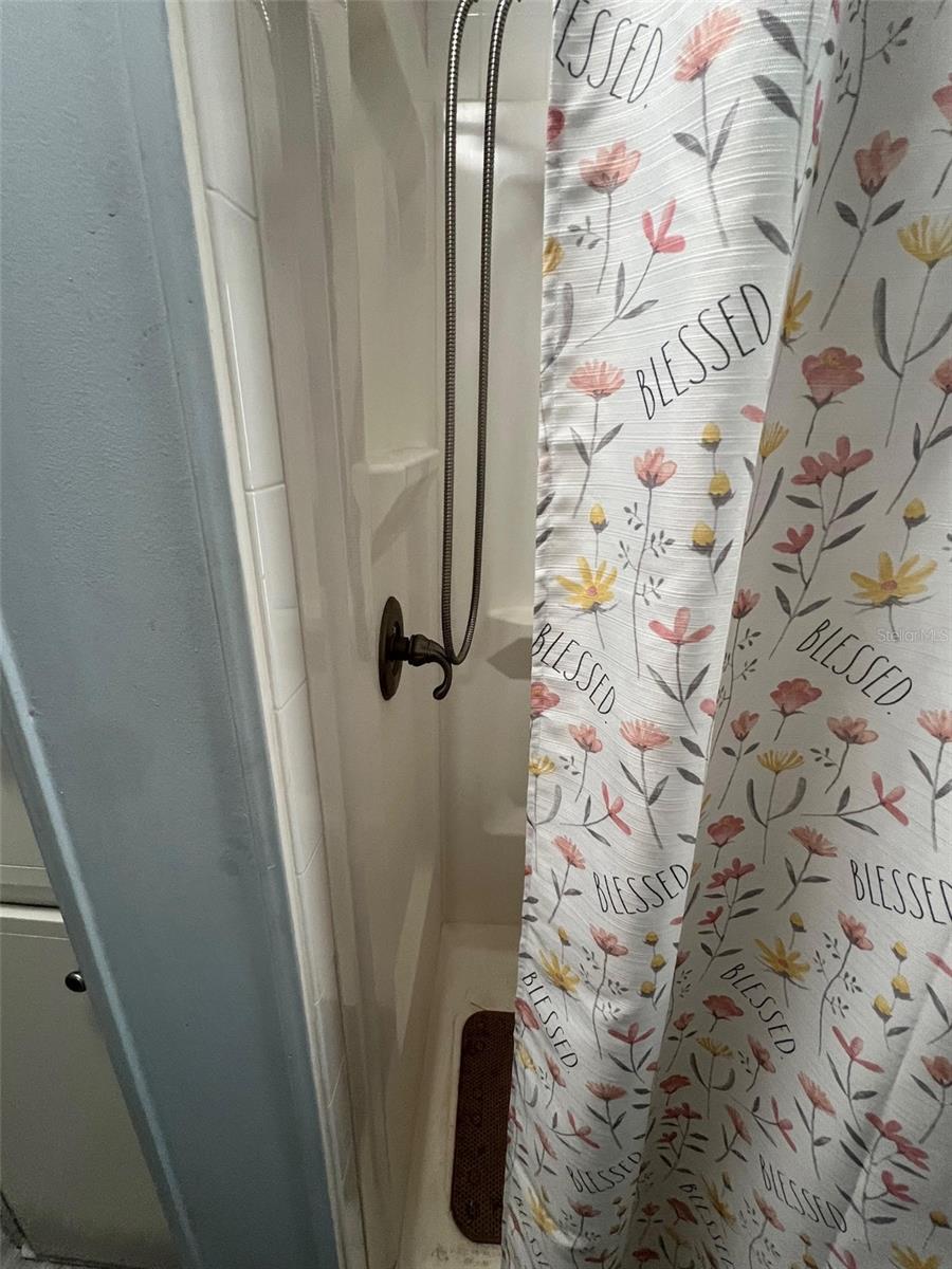 18 SABAL PALM DR, LARGO, FL, 33770