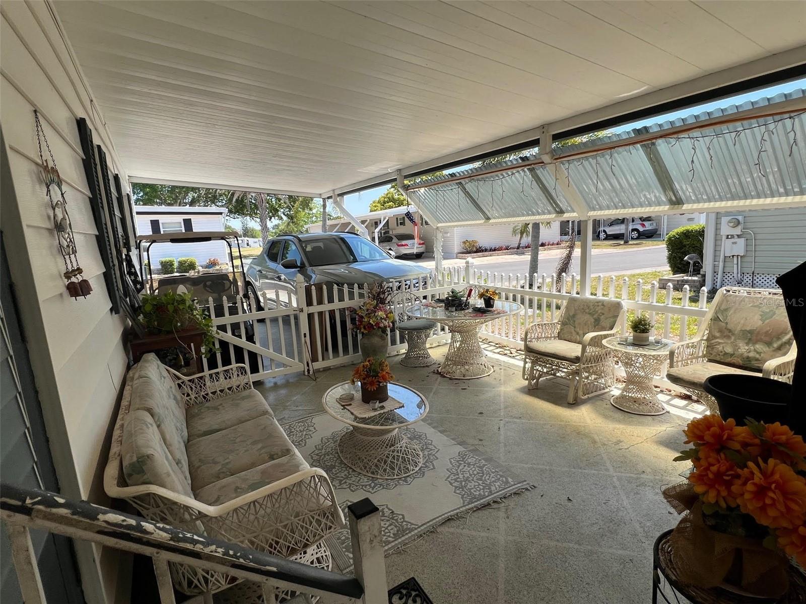 18 SABAL PALM DR, LARGO, FL, 33770