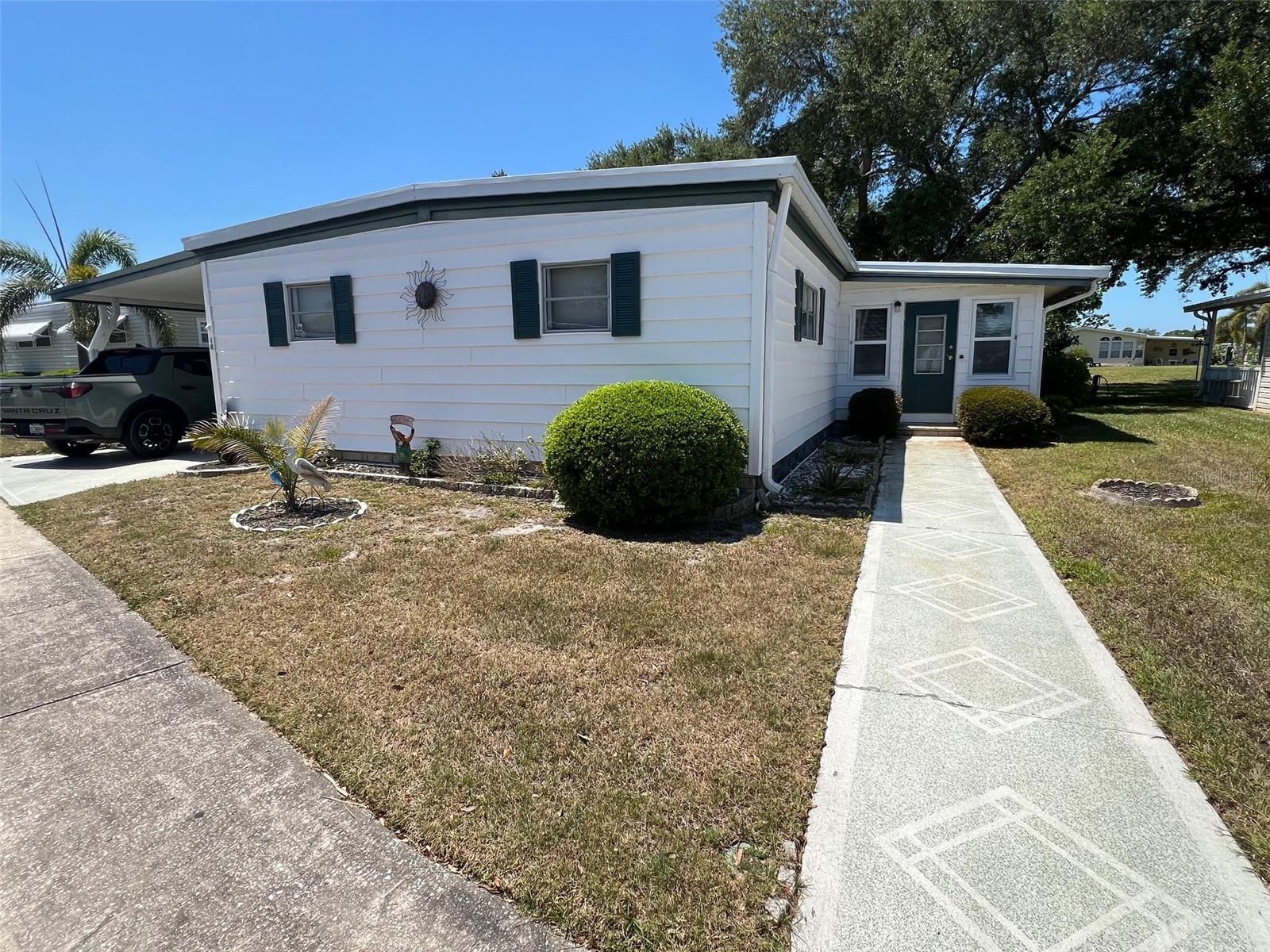 18 SABAL PALM DR, LARGO, FL, 33770