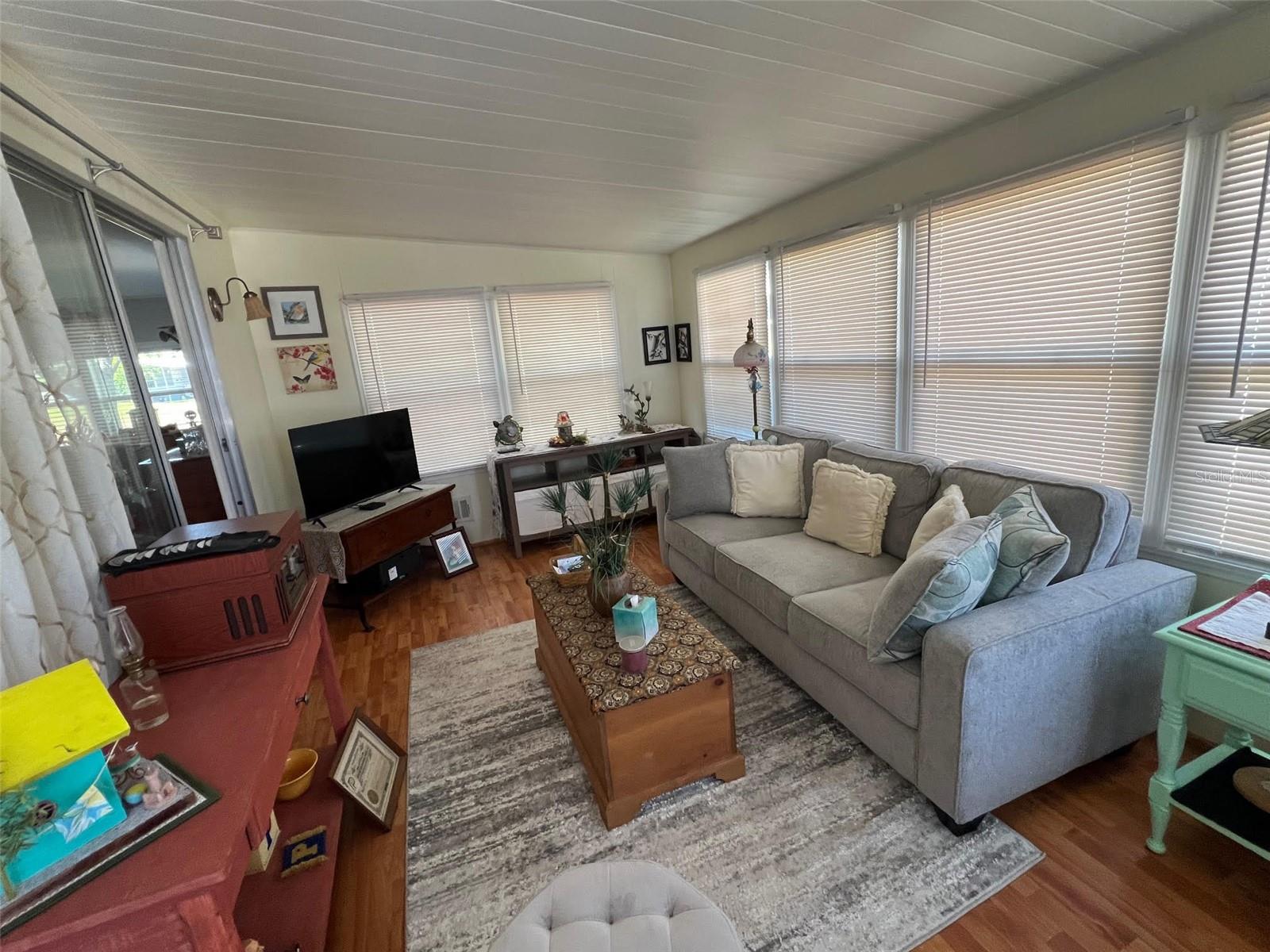 18 SABAL PALM DR, LARGO, FL, 33770