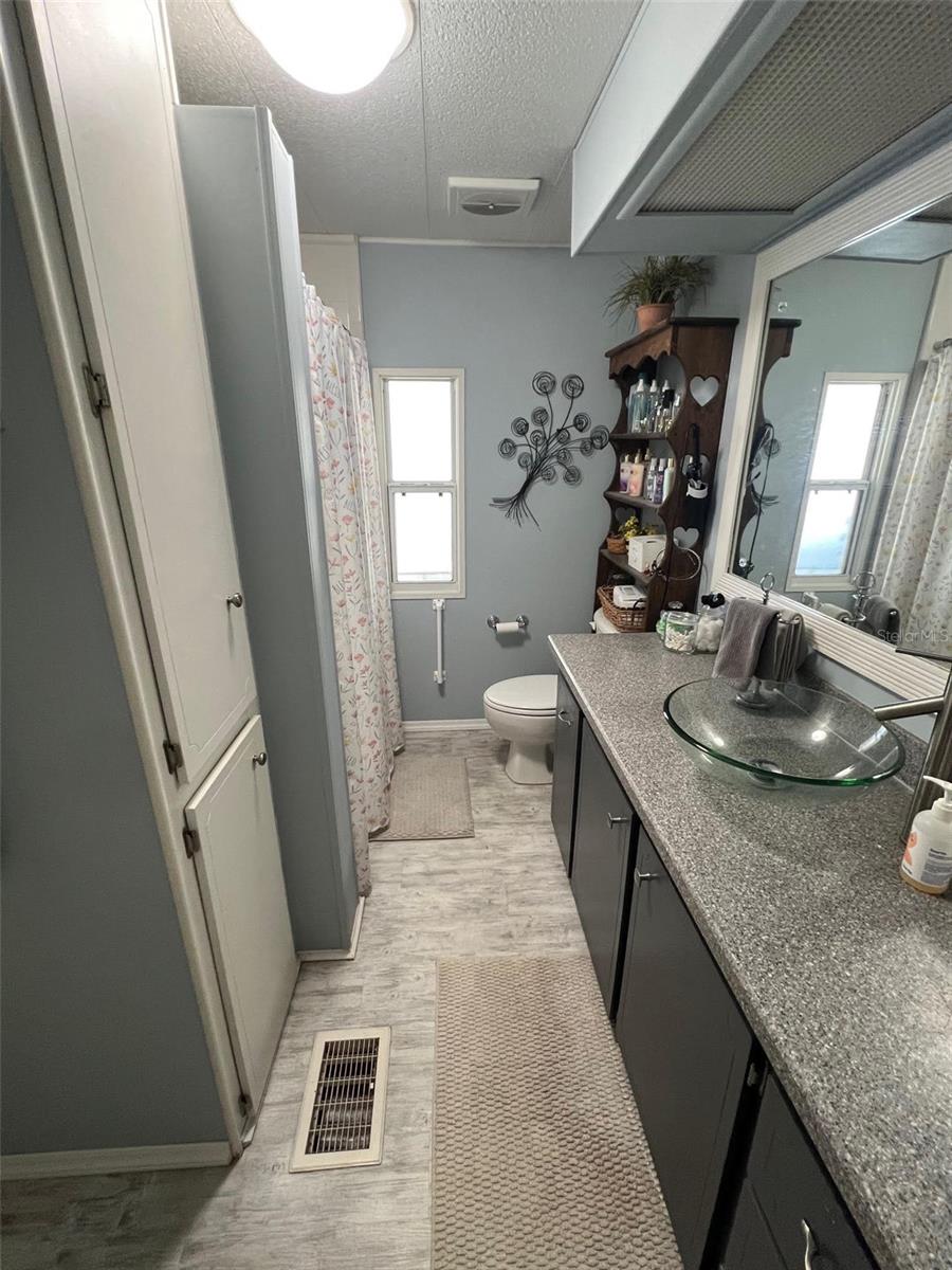 18 SABAL PALM DR, LARGO, FL, 33770