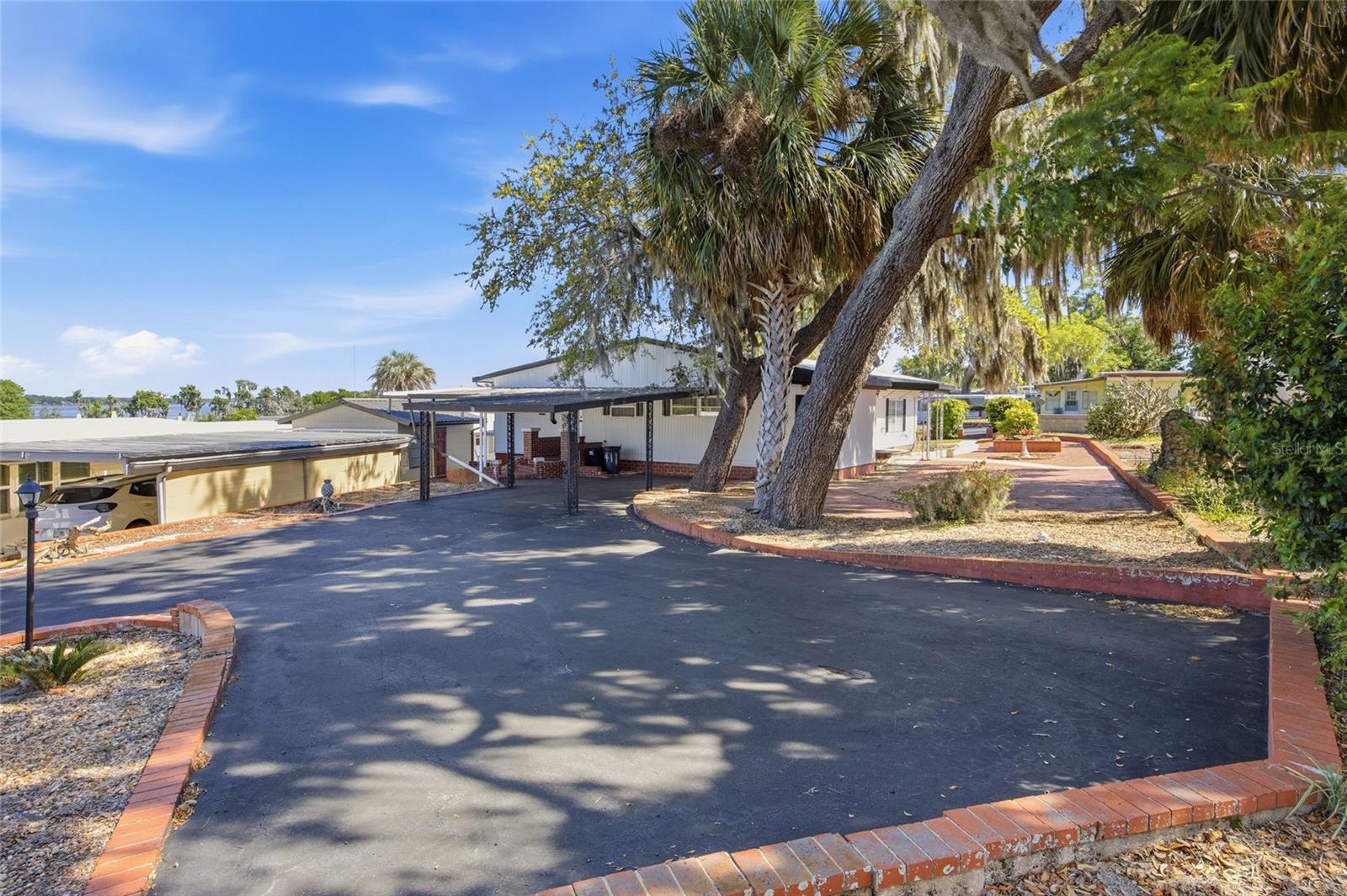 3896 PICCIOLA RD #411, FRUITLAND PARK, FL, 34731