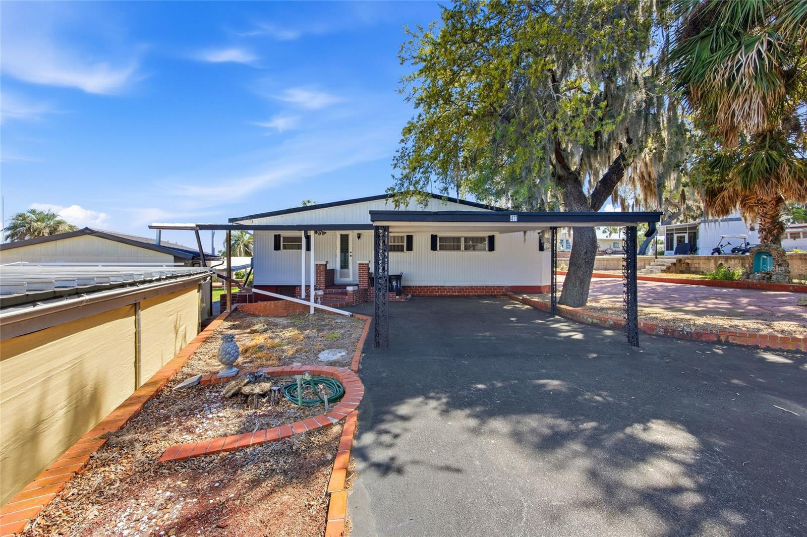 3896 PICCIOLA RD #411, FRUITLAND PARK, FL, 34731