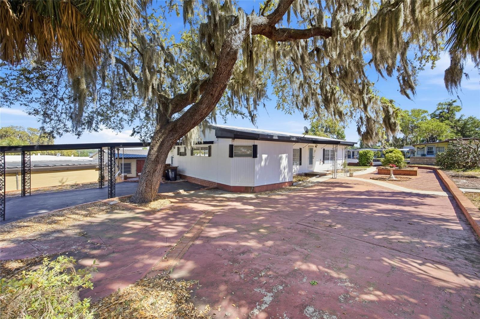 3896 PICCIOLA RD #411, FRUITLAND PARK, FL, 34731