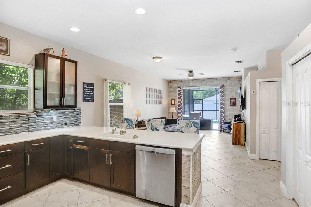 6915 MONARCH PARK DR, APOLLO BEACH, FL, 33572