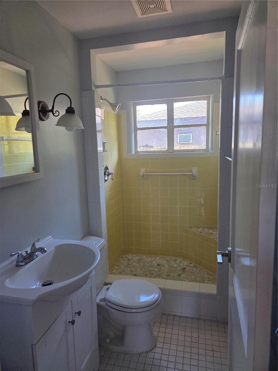 101 E ATWATER AVE, EUSTIS, FL, 32726