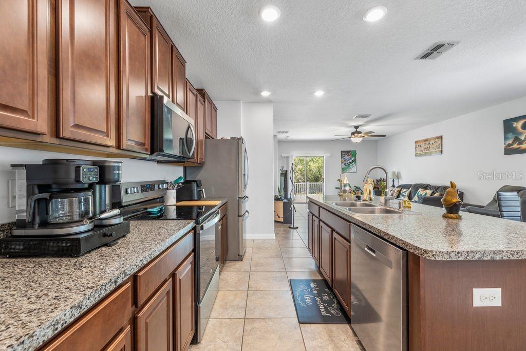 3703 GLOBE THISTLE DR, TAMPA, FL, 33619