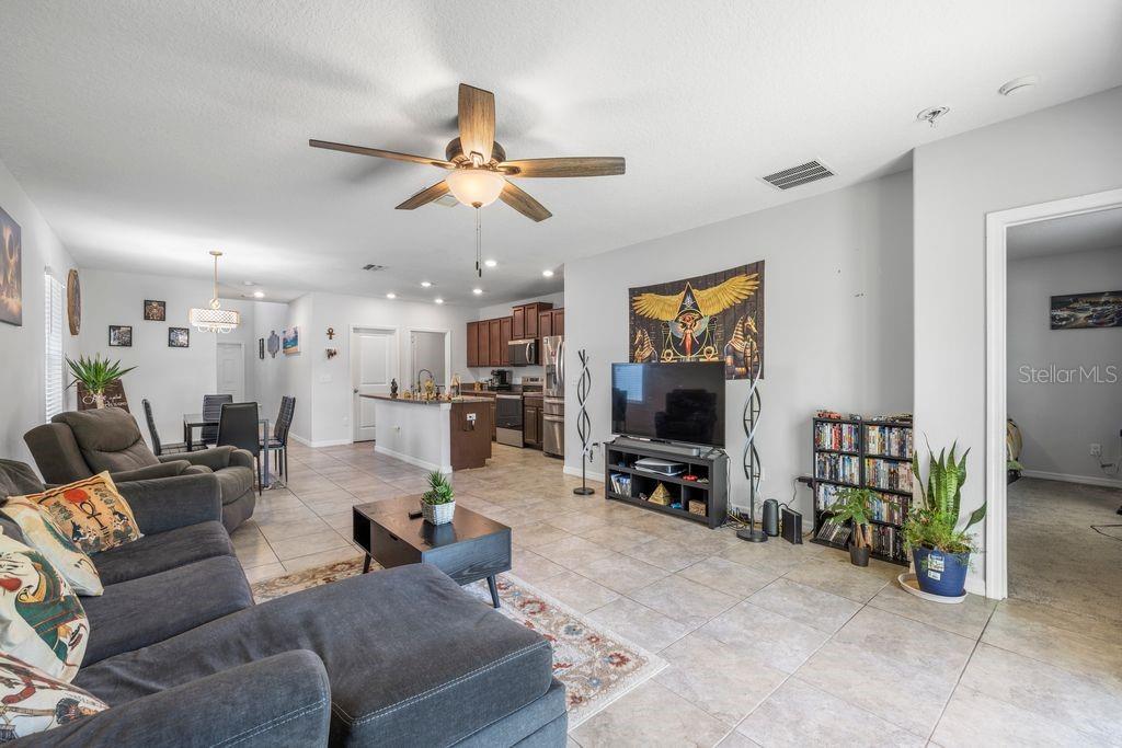 3703 GLOBE THISTLE DR, TAMPA, FL, 33619