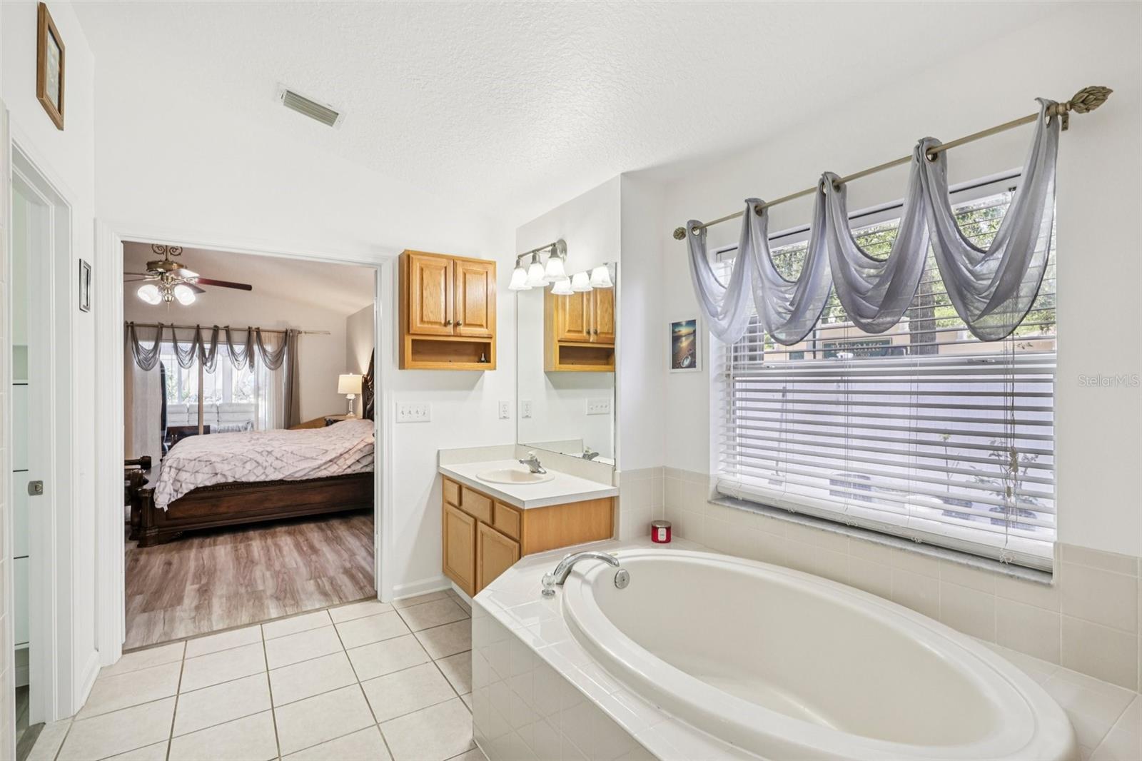 1901 HEARTLAND CIR, VALRICO, FL, 33594