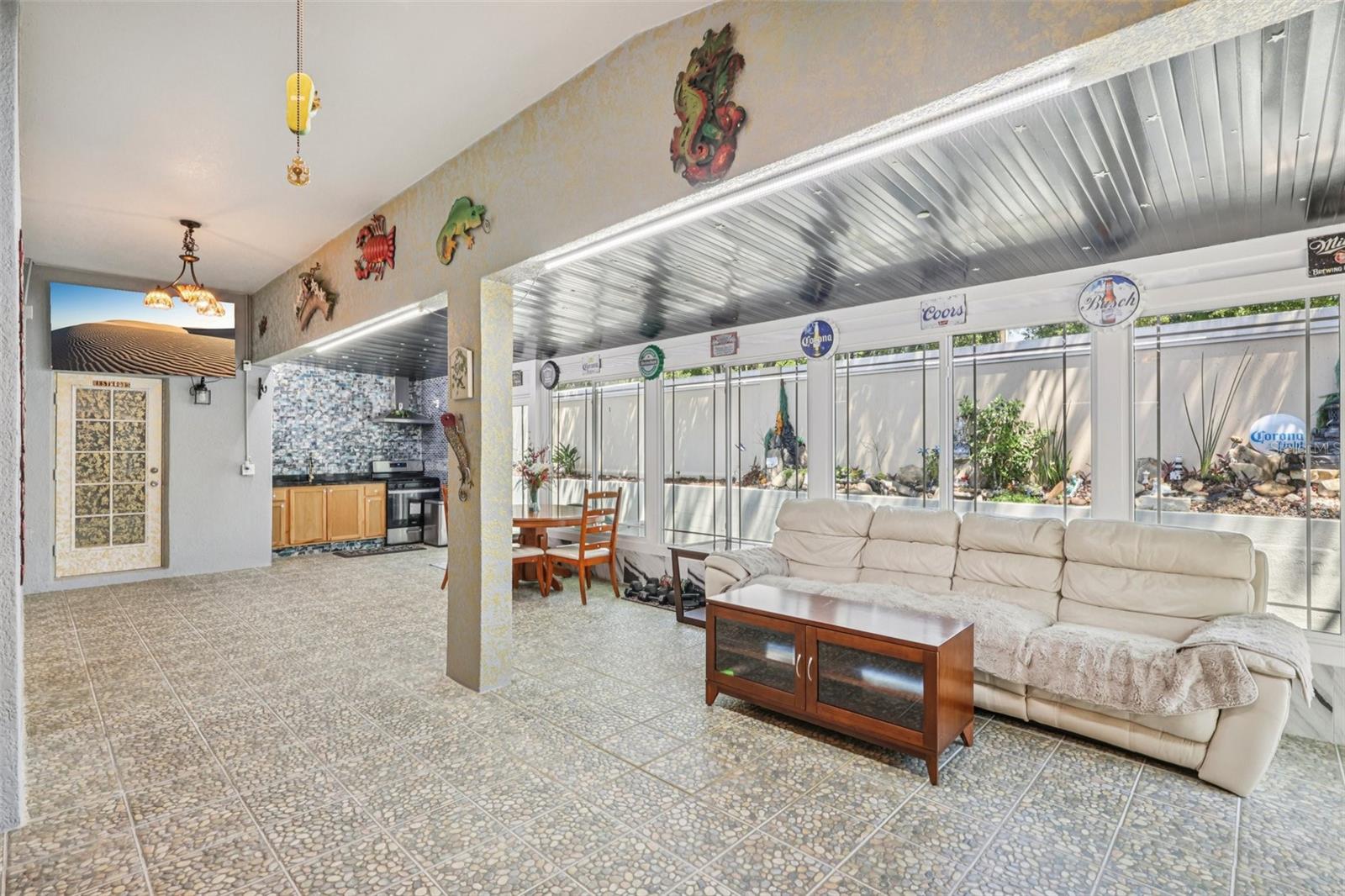 1901 HEARTLAND CIR, VALRICO, FL, 33594