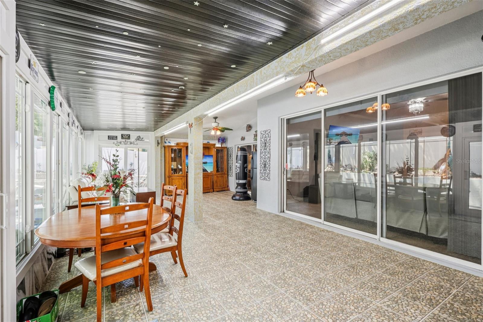 1901 HEARTLAND CIR, VALRICO, FL, 33594