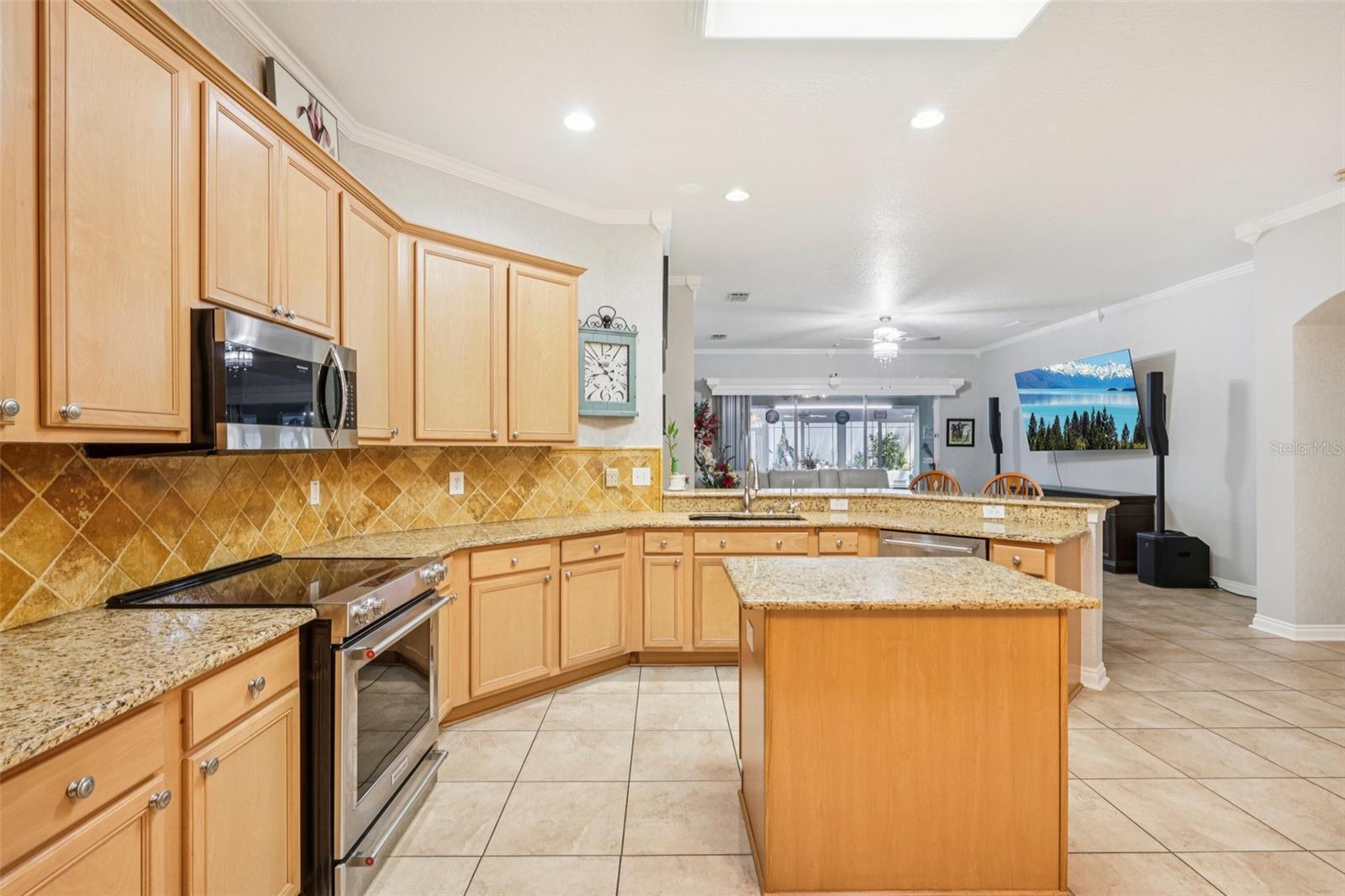 1901 HEARTLAND CIR, VALRICO, FL, 33594