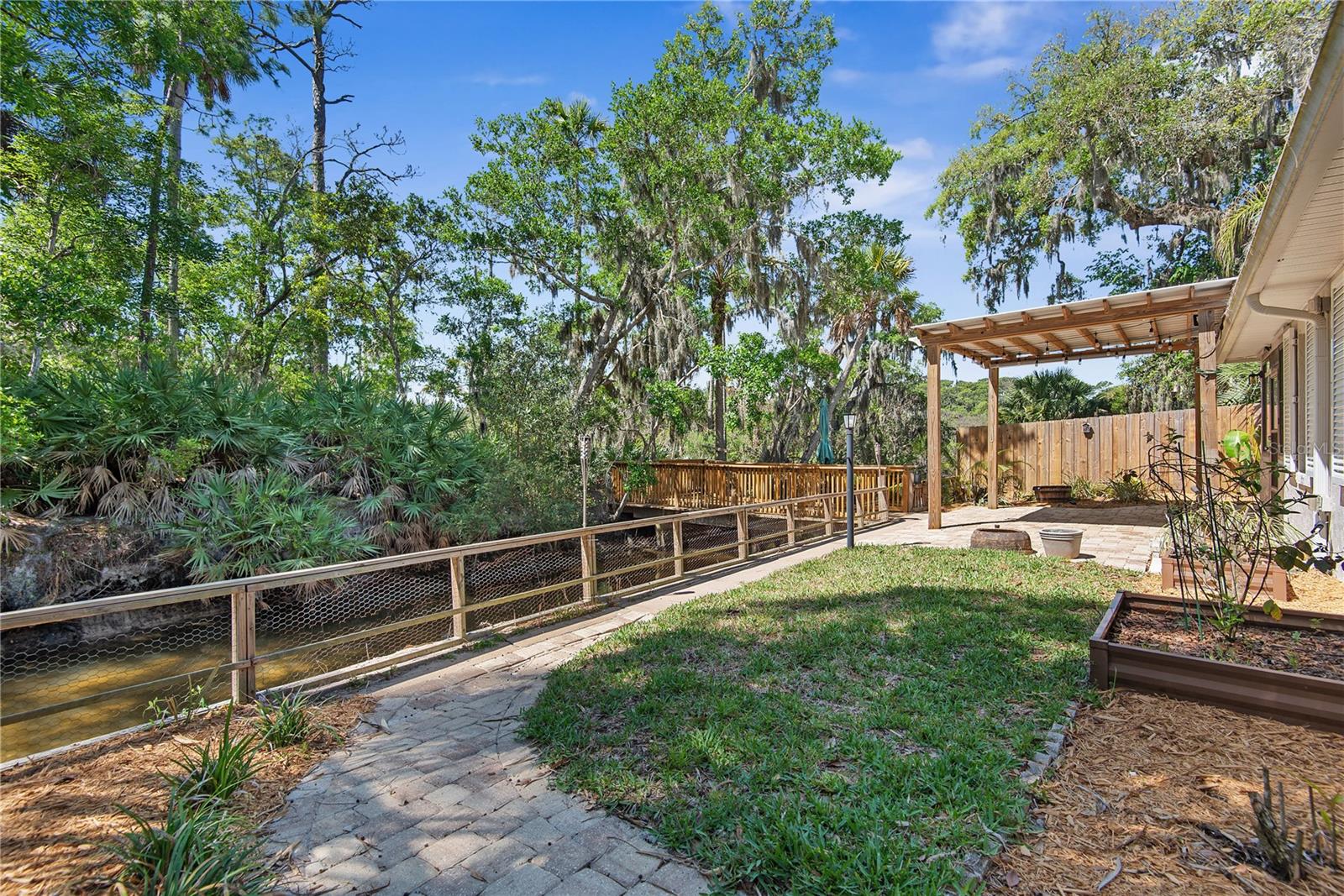 116 PINE TREE ST, FLAGLER BEACH, FL, 32136