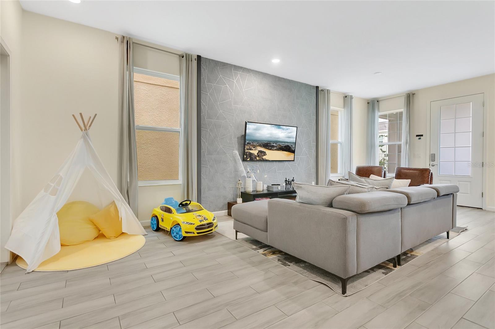 262 BELLA PRESTWICK BLVD, DAVENPORT, FL, 33837