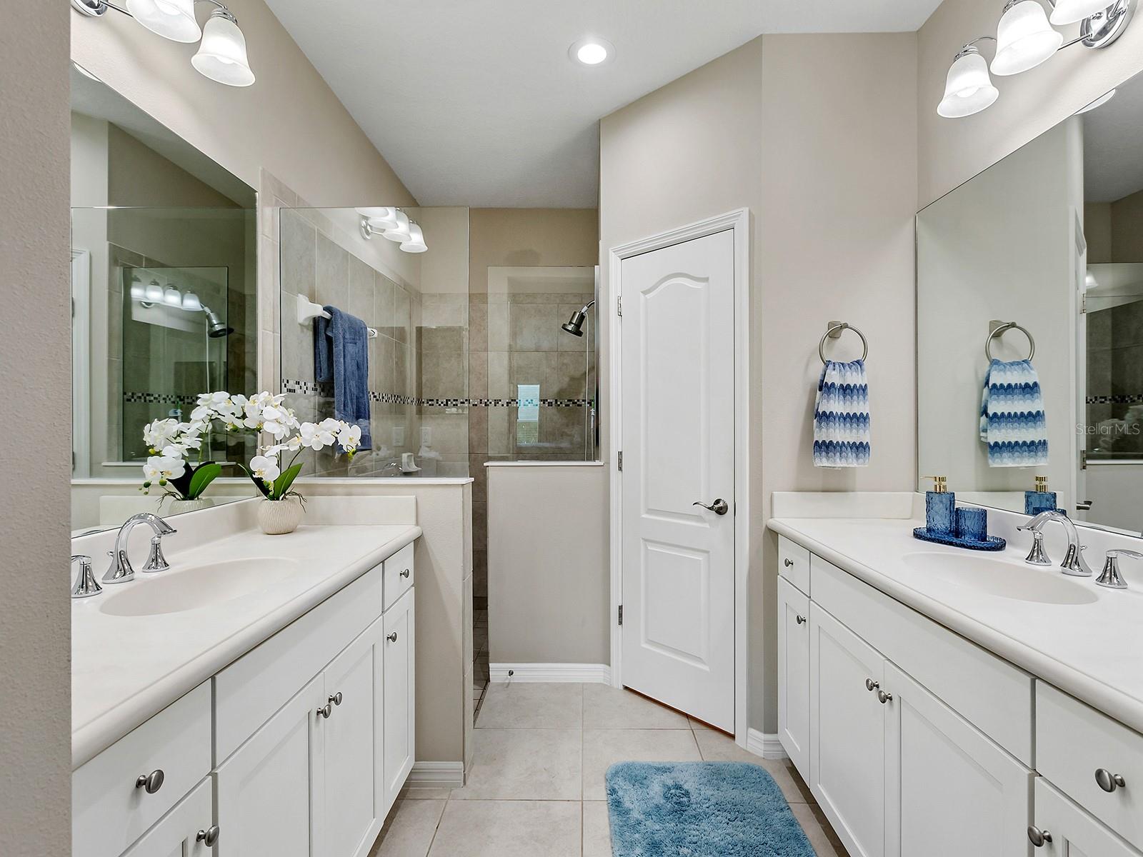 2060 CRYSTAL LAKE TRL, BRADENTON, FL, 34211